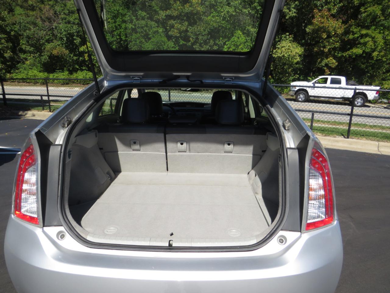 Toyota Prius 5dr HB Three (Natl) 2012