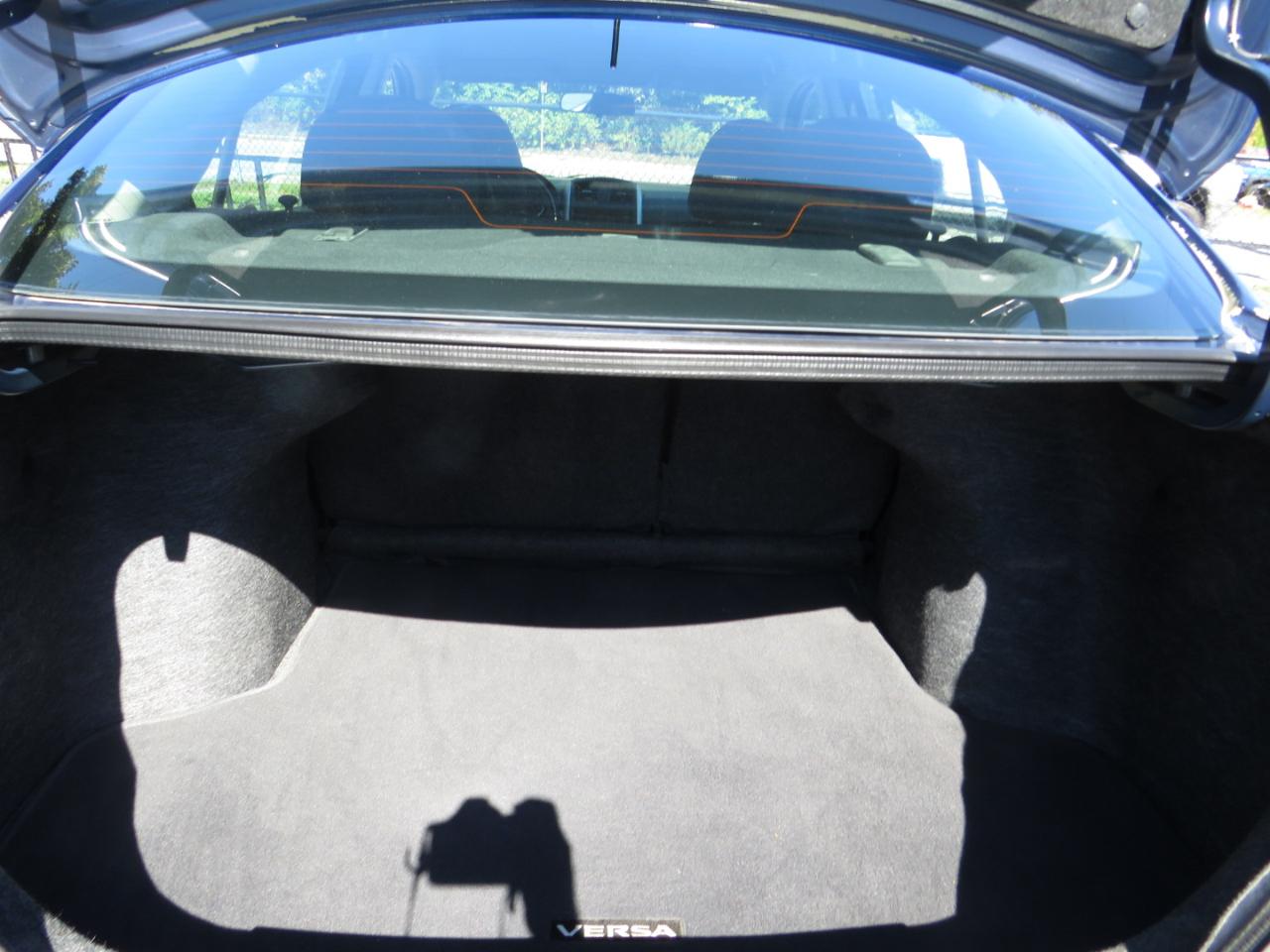 Nissan Versa Sedan 2018.5 SV CVT 2018
