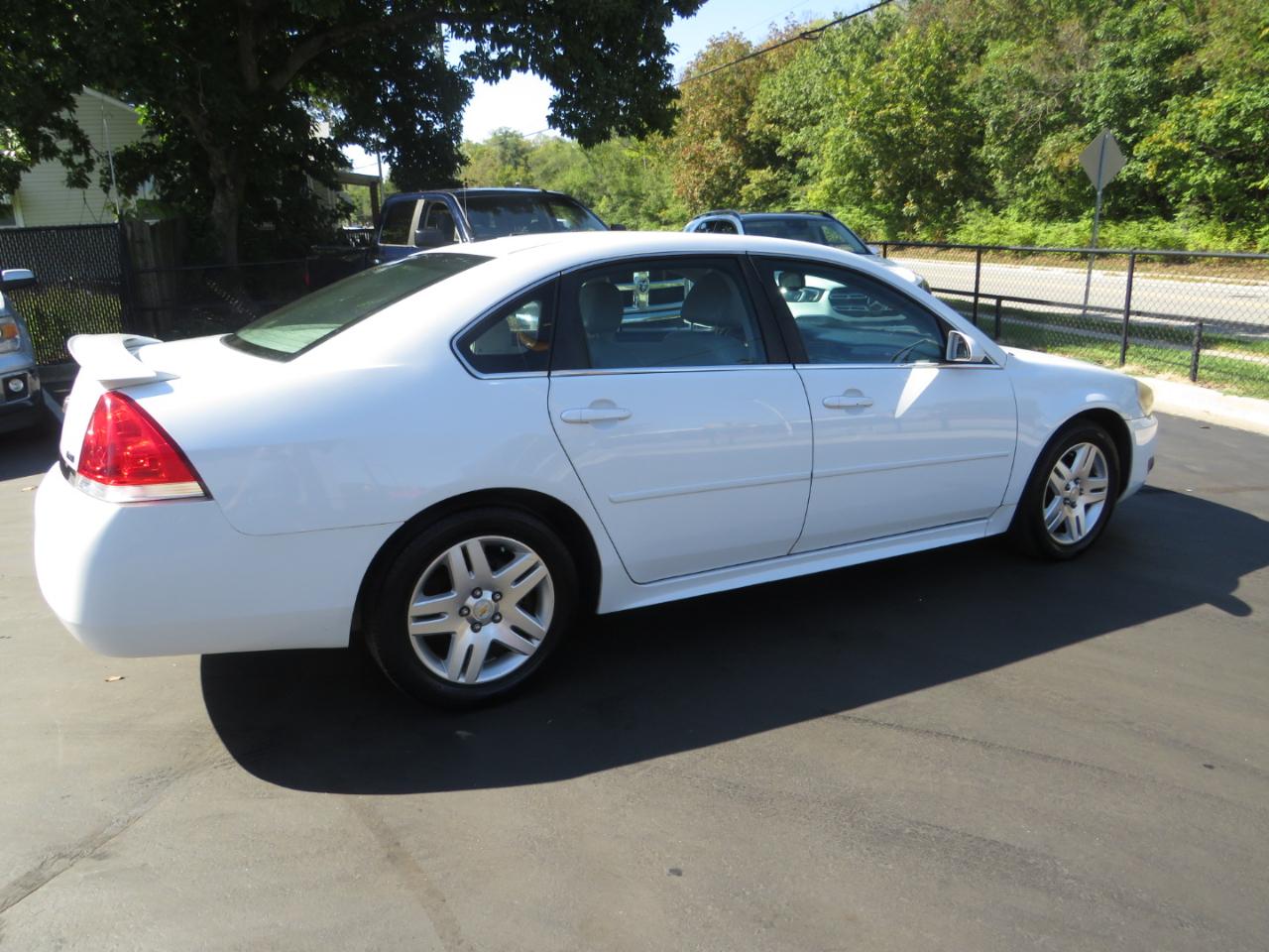 Chevrolet Impala 4dr Sdn LT Fleet 2011