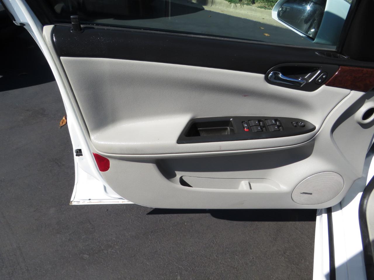 Chevrolet Impala 4dr Sdn LT Fleet 2011