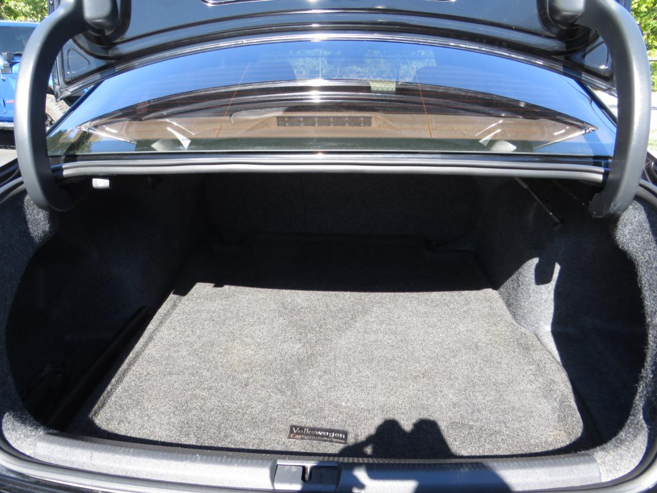 Volkswagen Passat 4dr Sdn 1.8T Auto SE w/Sunroof & Nav 2014