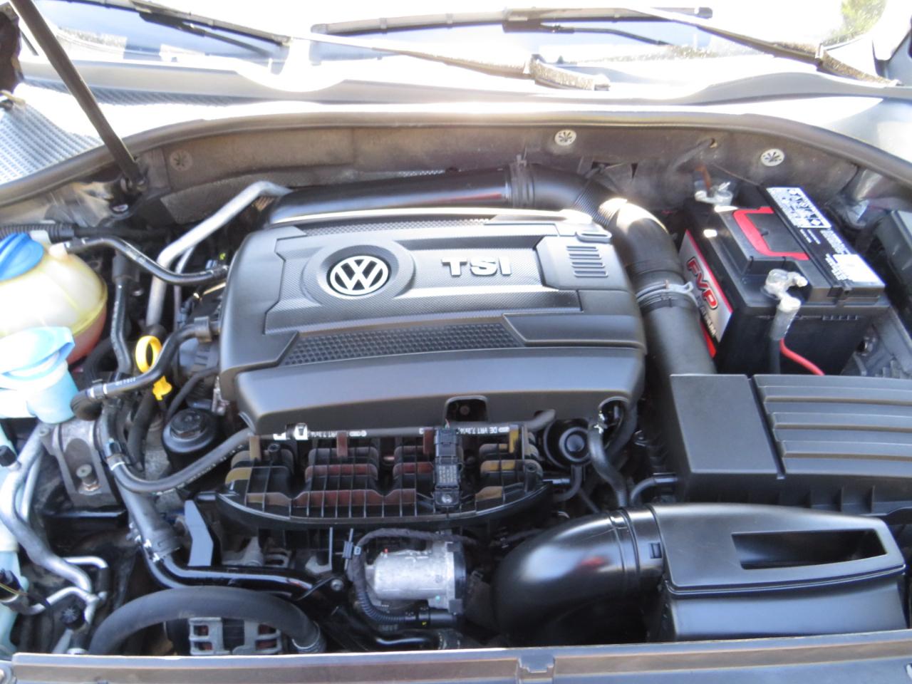 Volkswagen Passat 4dr Sdn 1.8T Auto SE w/Sunroof & Nav 2014