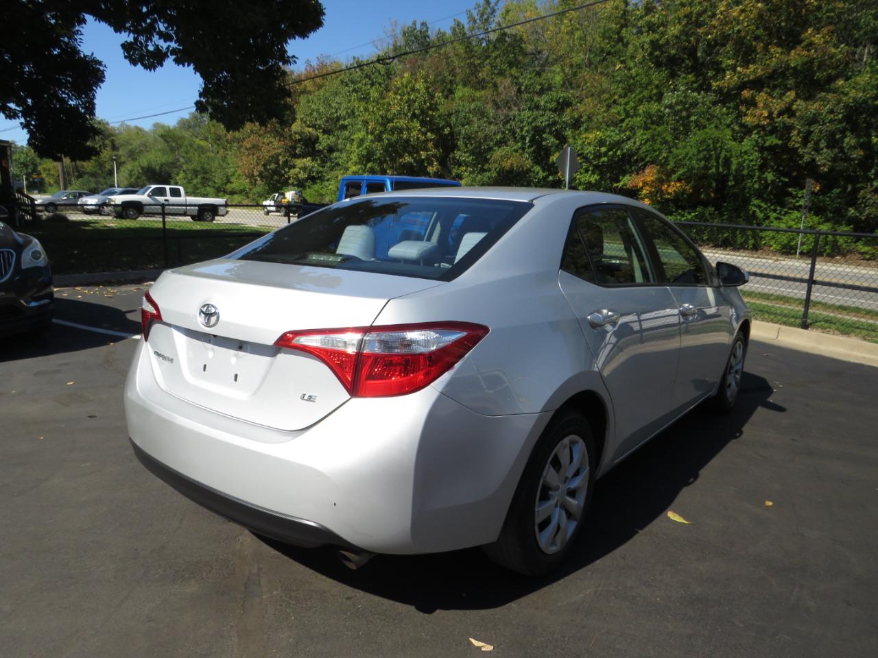 Toyota Corolla 4dr Sdn CVT LE Premium (Natl) 2015
