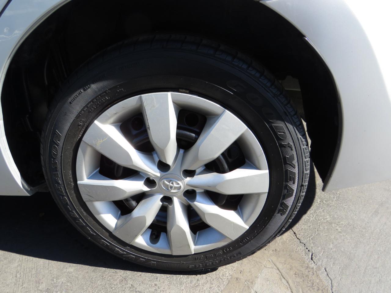 Toyota Corolla 4dr Sdn CVT LE Premium (Natl) 2015