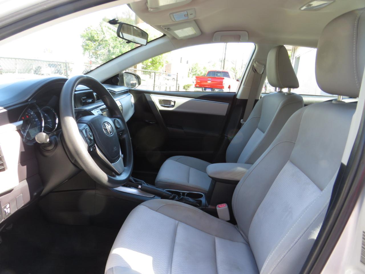 Toyota Corolla 4dr Sdn CVT LE Premium (Natl) 2015