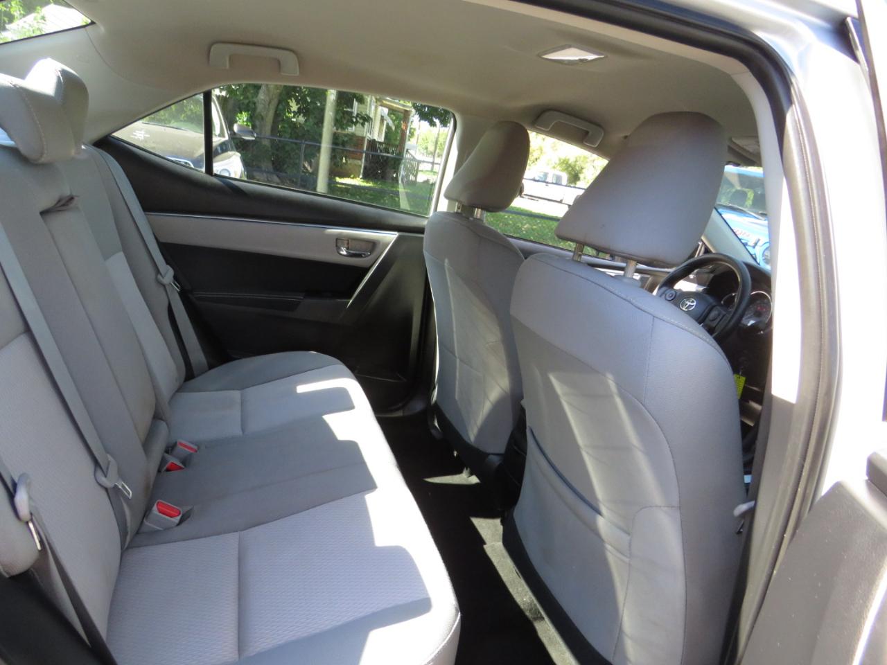 Toyota Corolla 4dr Sdn CVT LE Premium (Natl) 2015