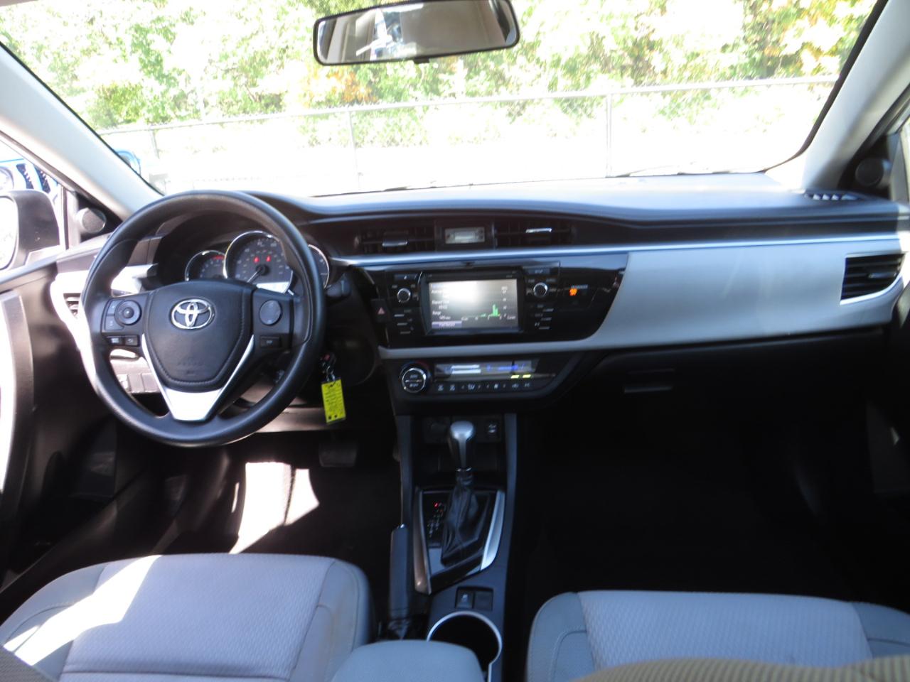 Toyota Corolla 4dr Sdn CVT LE Premium (Natl) 2015