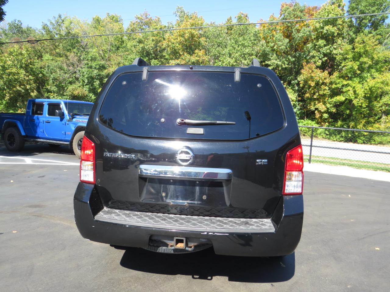Nissan Pathfinder 4WD 4dr V6 SE 2010