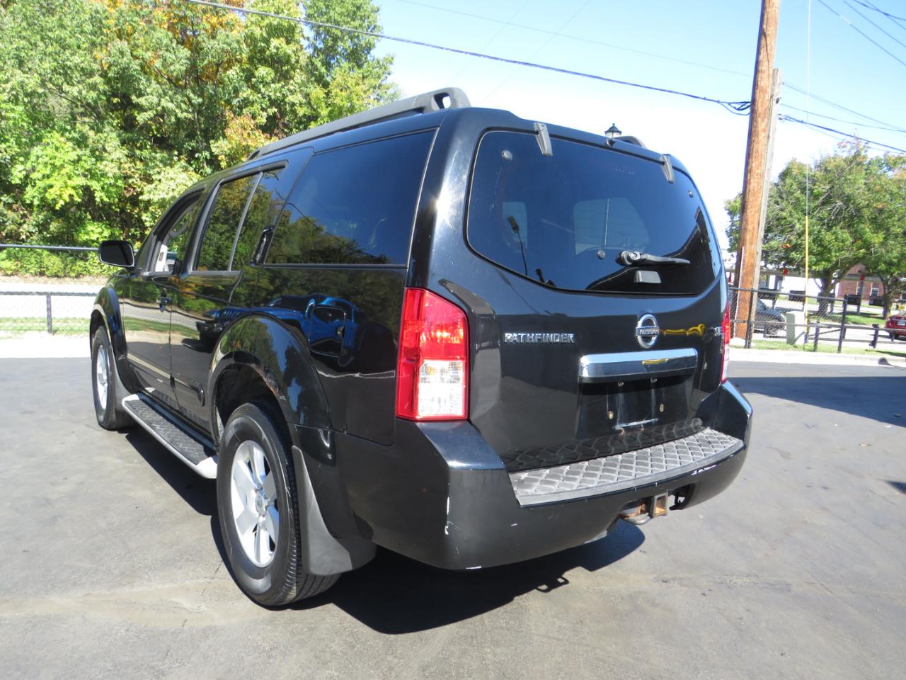 Nissan Pathfinder 4WD 4dr V6 SE 2010