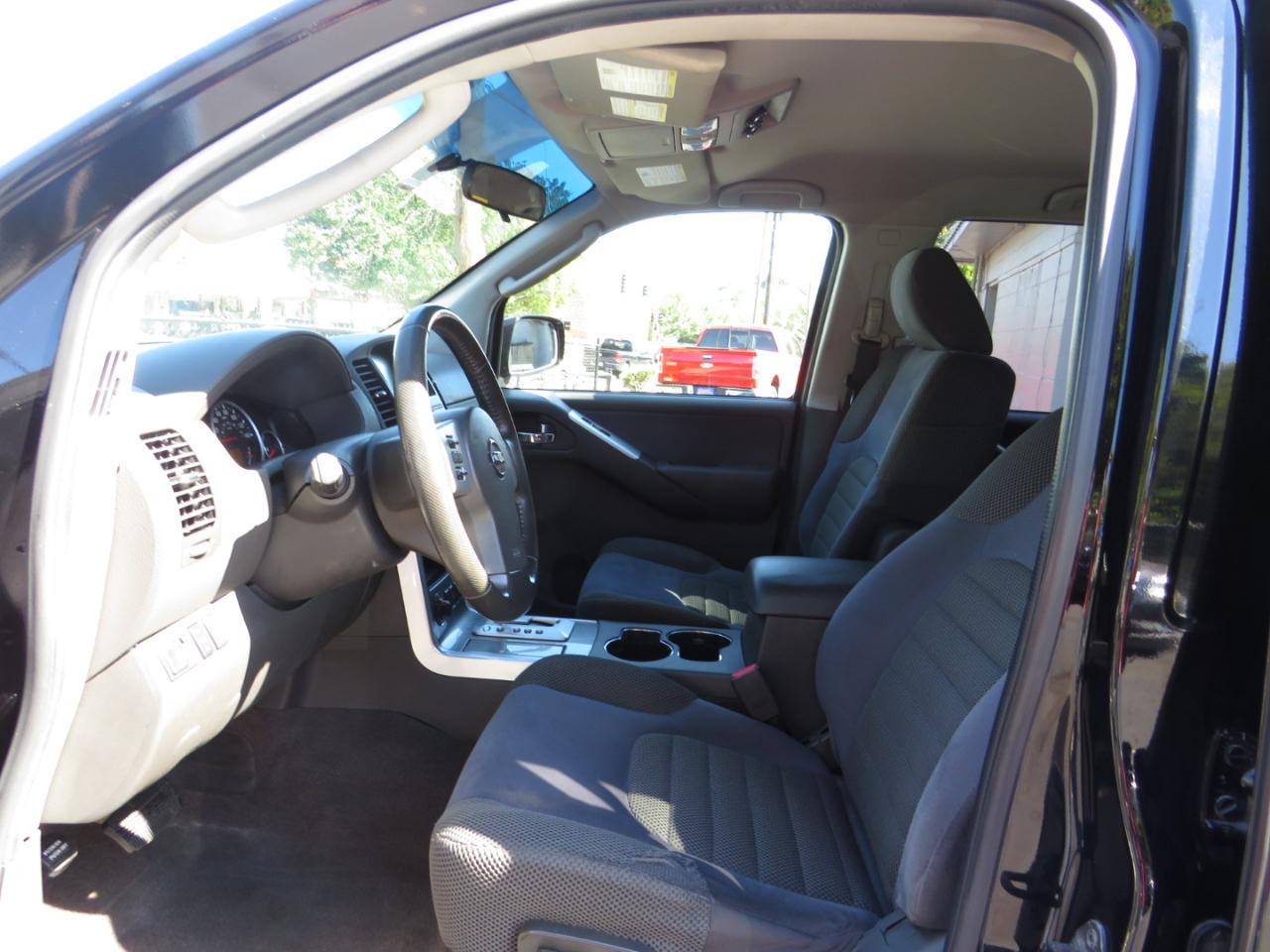 Nissan Pathfinder 4WD 4dr V6 SE 2010