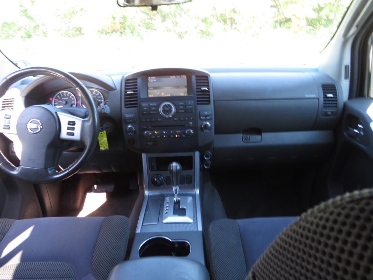 Nissan Pathfinder 4WD 4dr V6 SE 2010