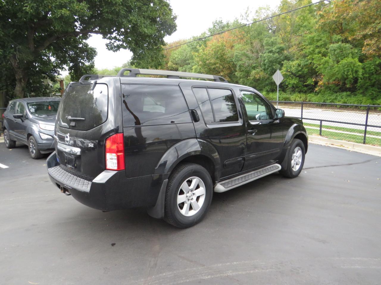 Nissan Pathfinder 4WD 4dr V6 SE 2010