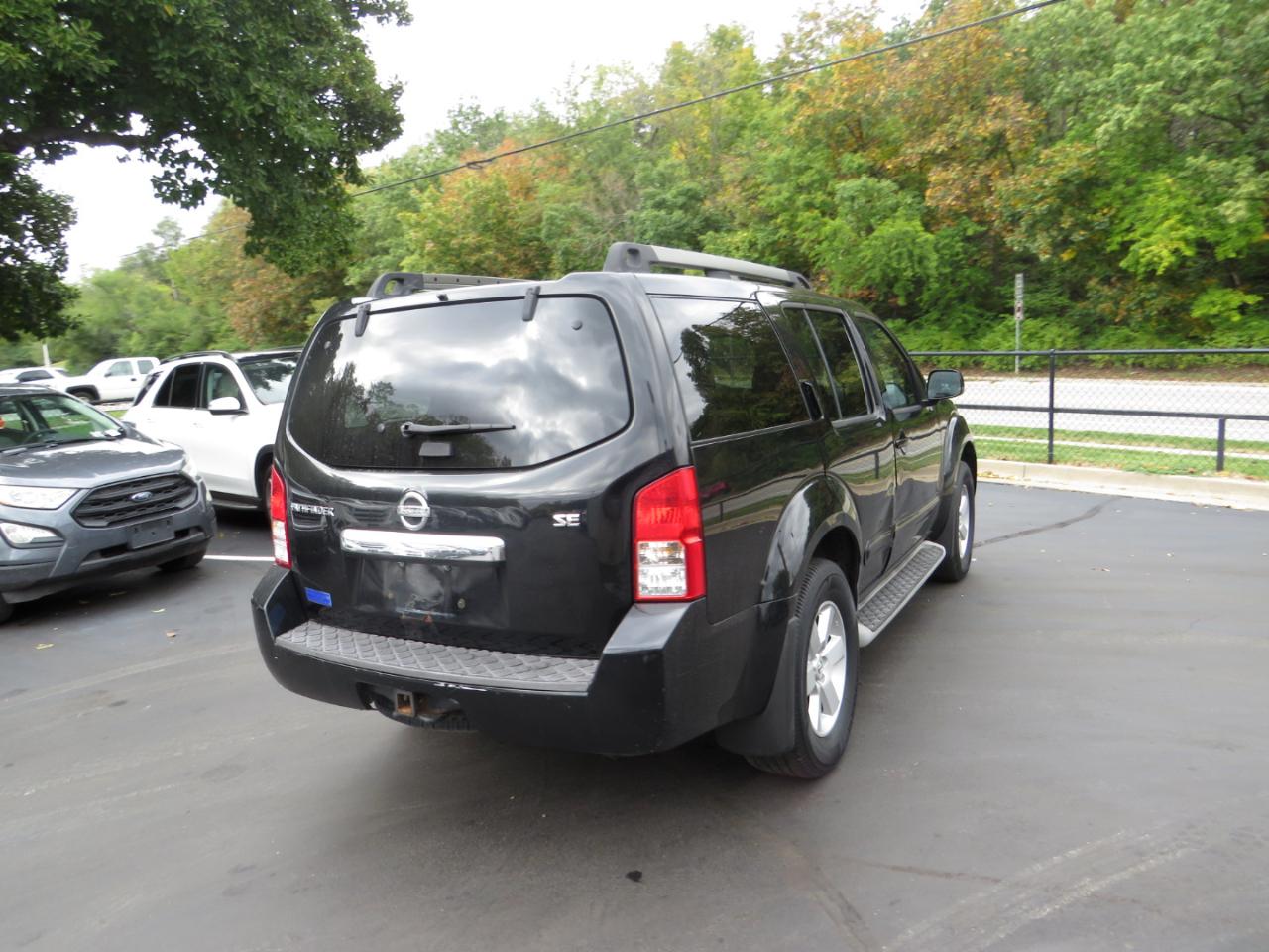 Nissan Pathfinder 4WD 4dr V6 SE 2010