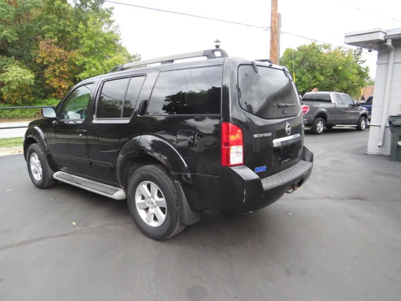 Nissan Pathfinder 4WD 4dr V6 SE 2010