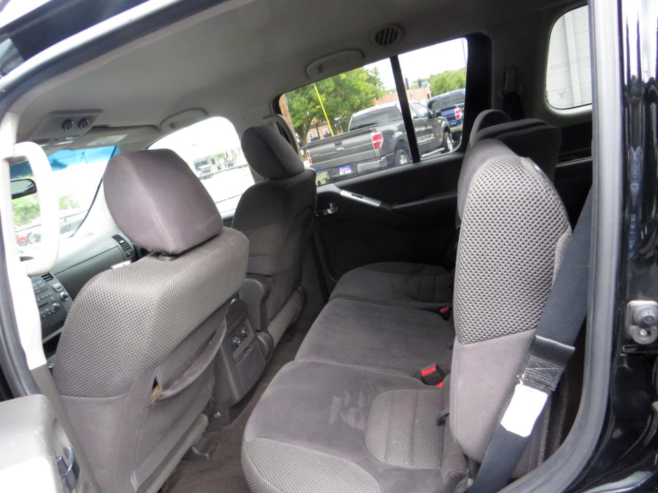 Nissan Pathfinder 4WD 4dr V6 SE 2010
