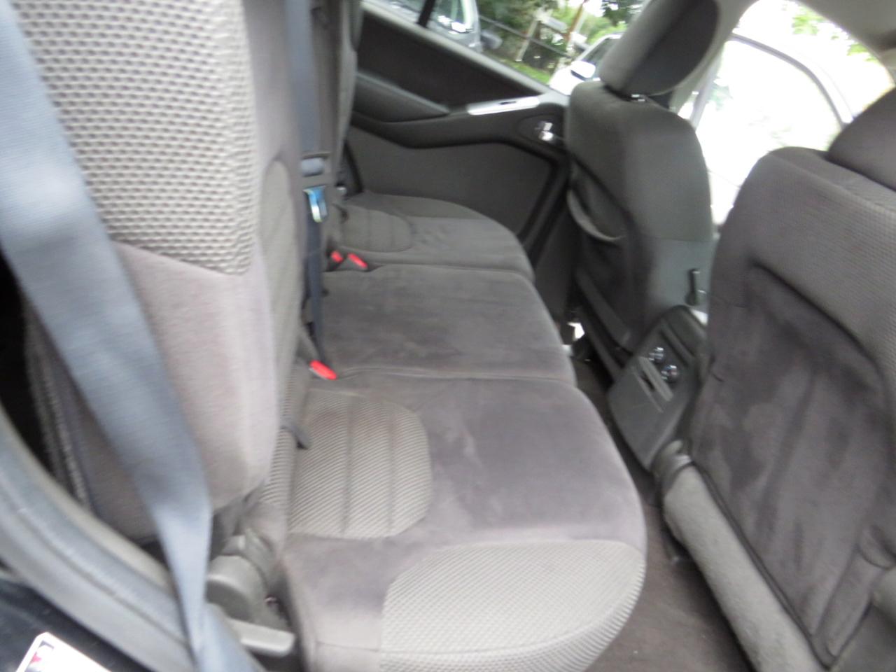 Nissan Pathfinder 4WD 4dr V6 SE 2010