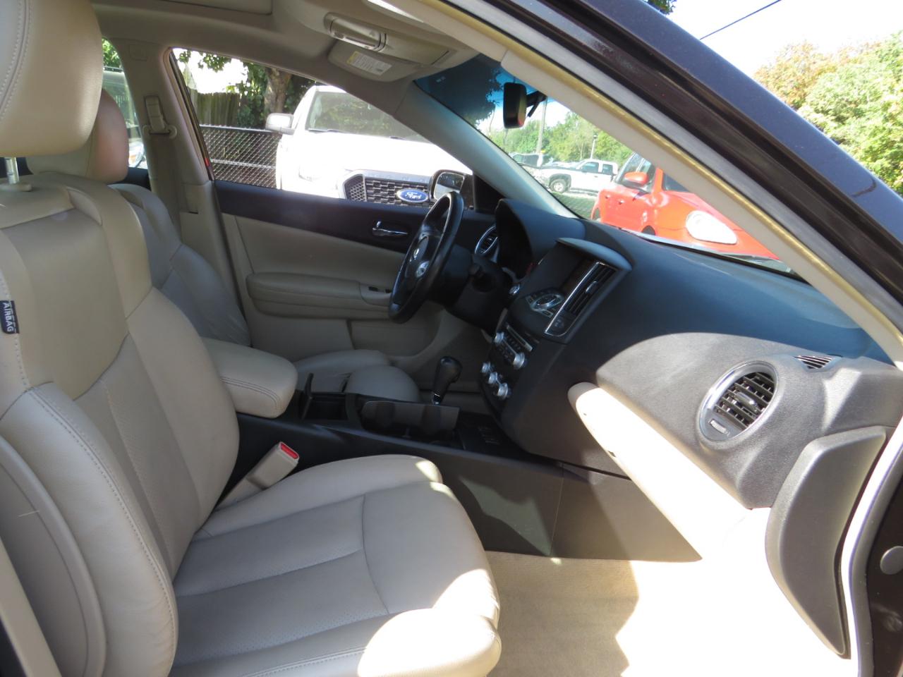 Nissan Maxima 4dr Sdn 3.5 SV 2014