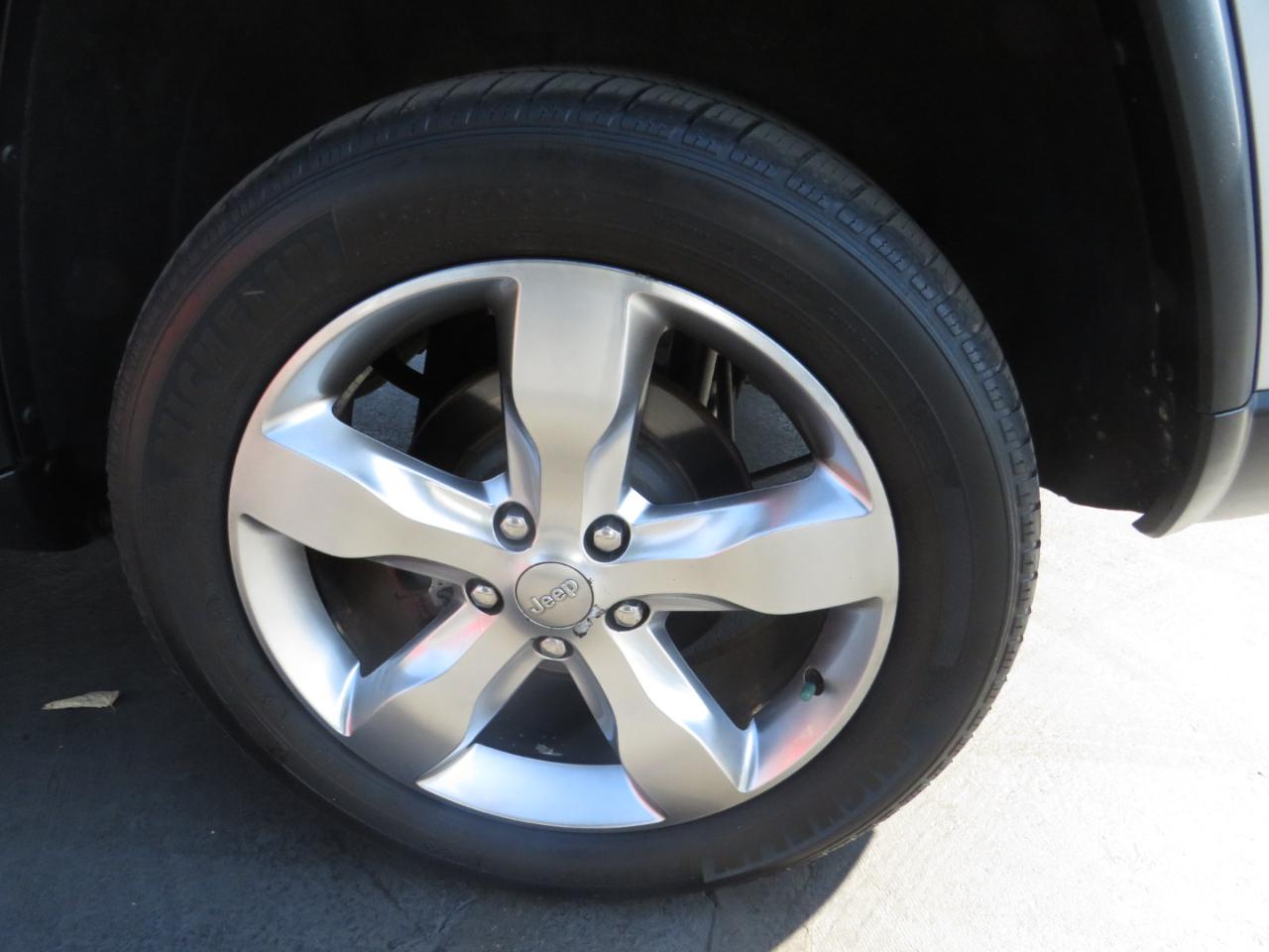 Jeep Grand Cherokee 4WD 4dr Overland 2012