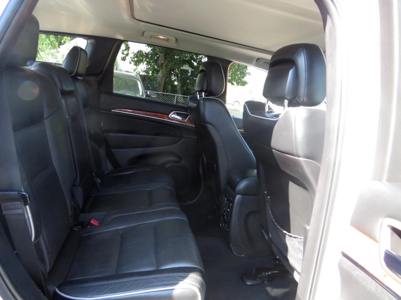 Jeep Grand Cherokee 4WD 4dr Overland 2012