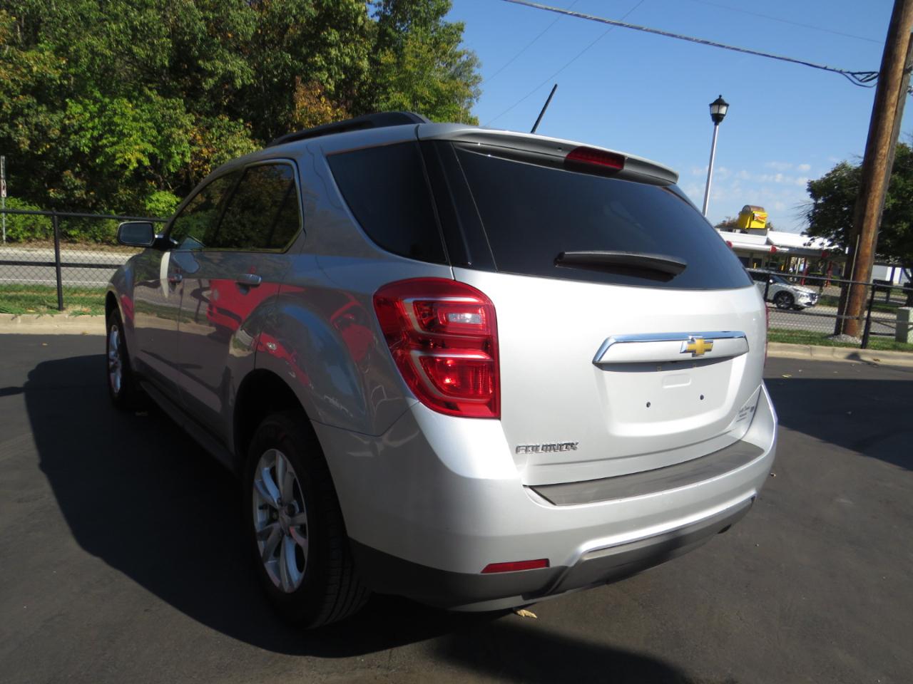 Chevrolet Equinox FWD 4dr LT w/1LT 2017