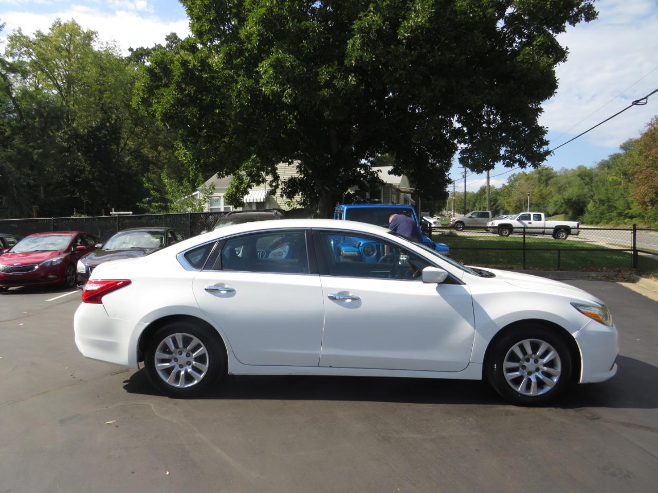 Nissan Altima 2.5 S Sedan 2017