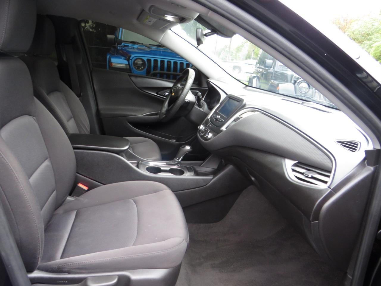 Chevrolet Malibu 4dr Sdn LS w/1LS 2018