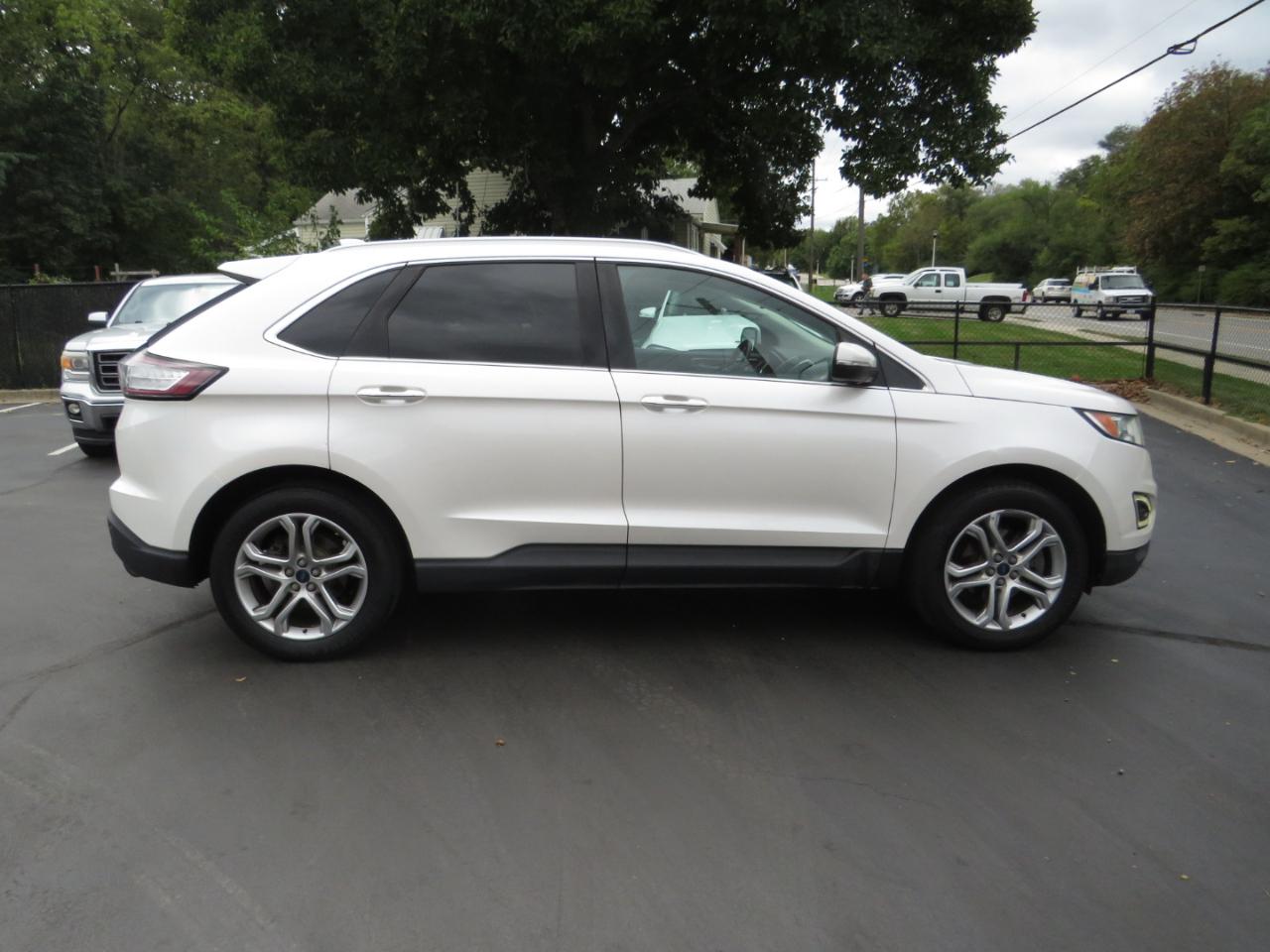 Ford Edge 4dr Titanium FWD 2015