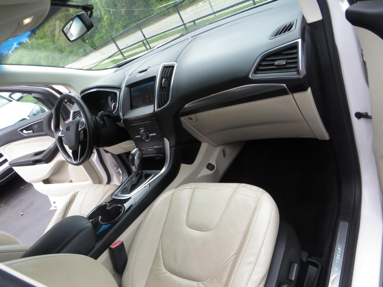 Ford Edge 4dr Titanium FWD 2015