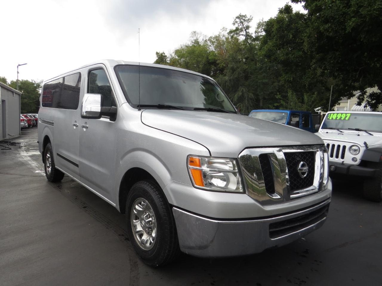 Nissan NV Passenger V6 SV 2017