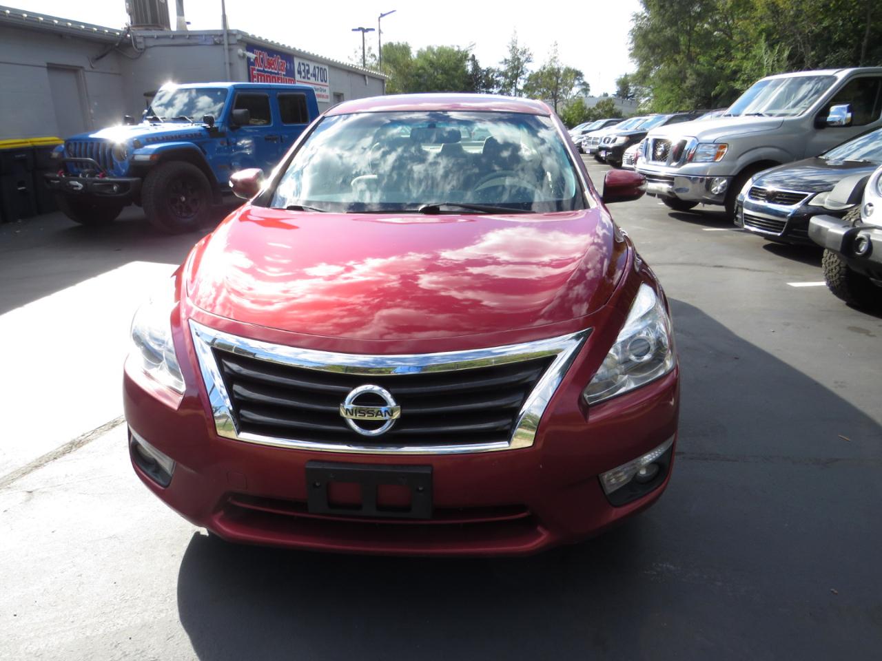 Nissan Altima 4dr Sdn I4 2.5 SV 2014