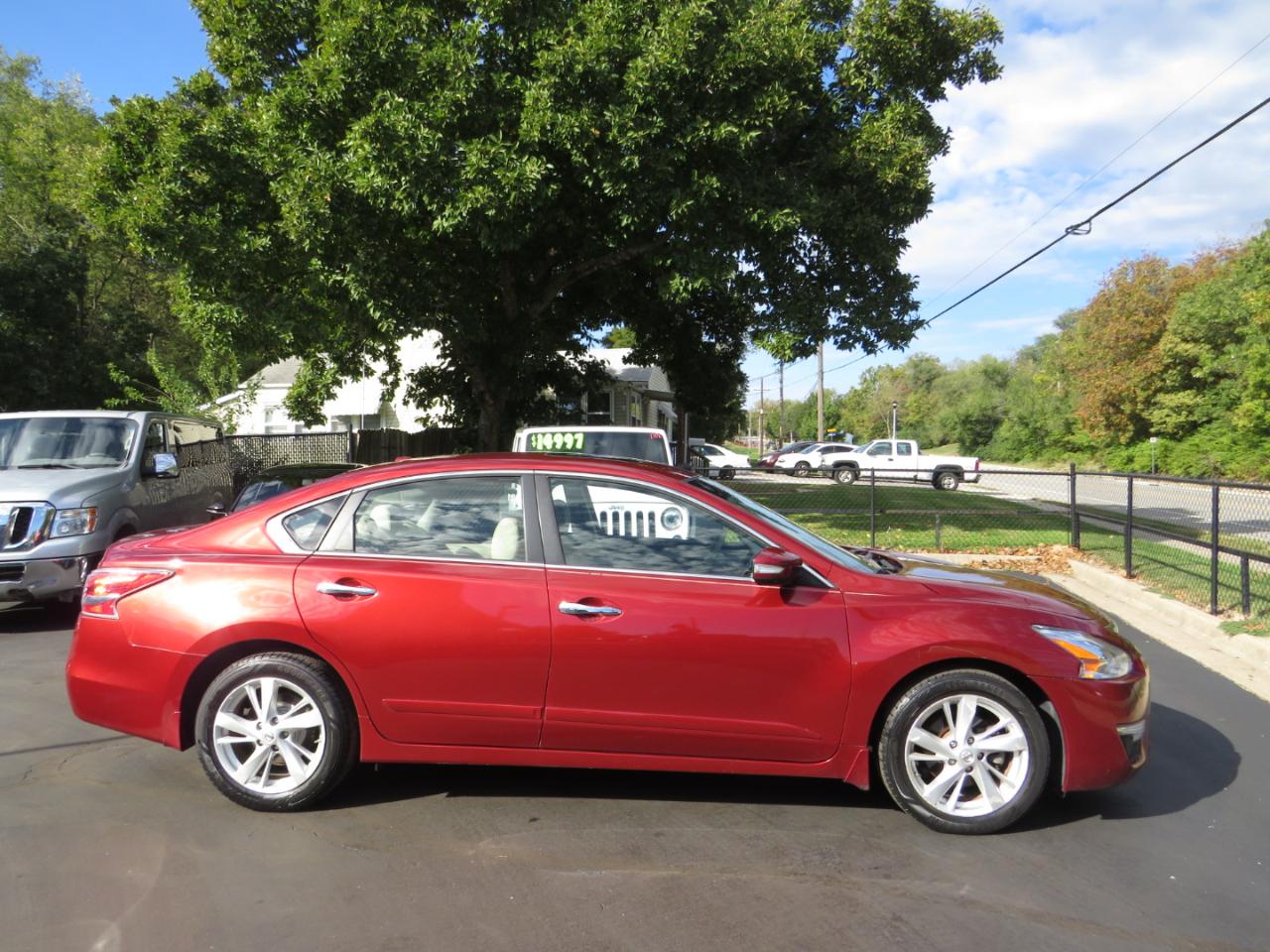 Nissan Altima 4dr Sdn I4 2.5 SV 2014