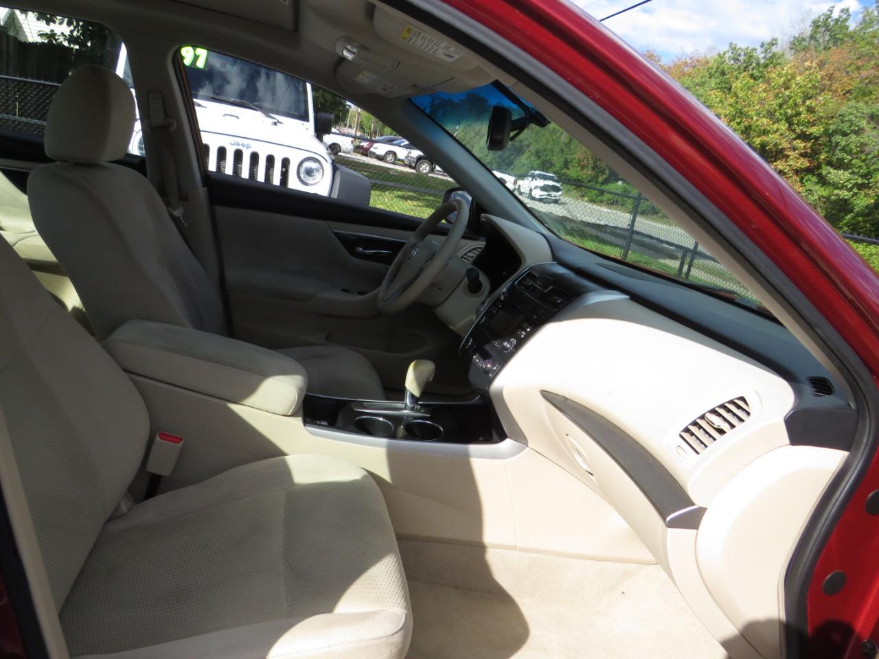 Nissan Altima 4dr Sdn I4 2.5 SV 2014
