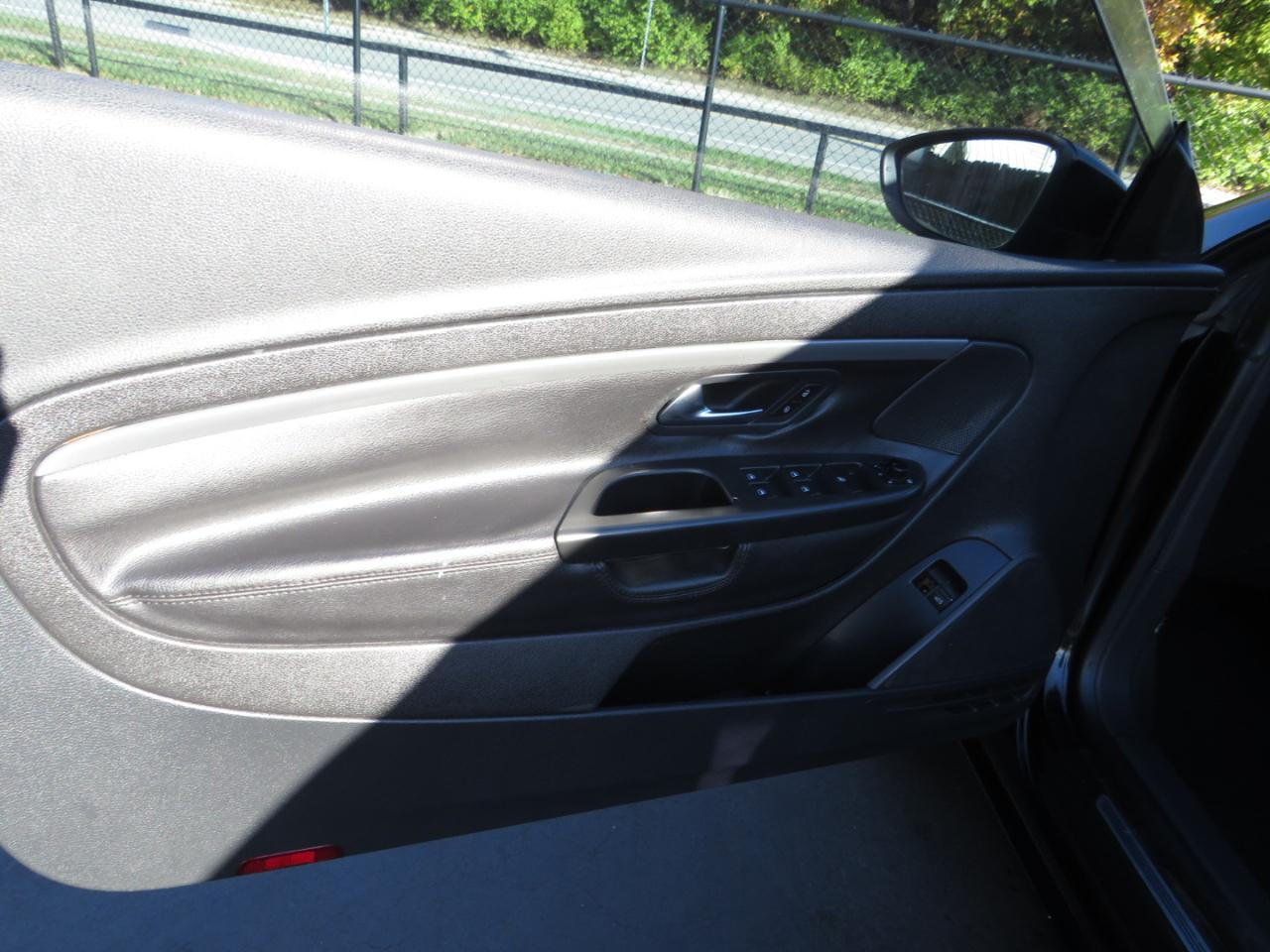 Volkswagen Eos 2dr Conv DSG Komfort 2009