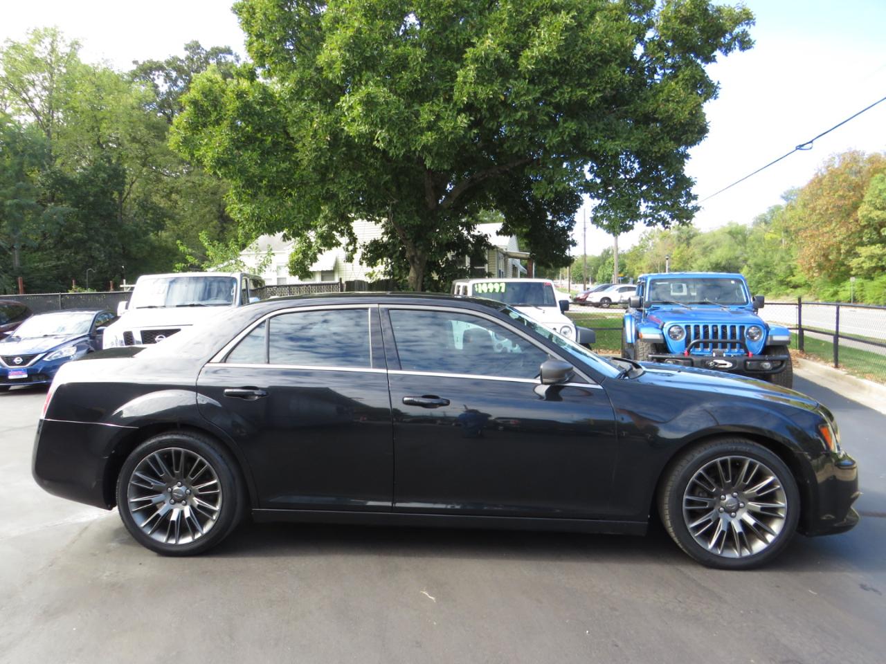 Chrysler 300 4dr Sdn 300C John Varvatos Limited Edition RWD 2013