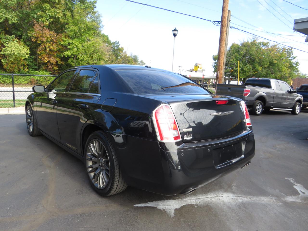 Chrysler 300 4dr Sdn 300C John Varvatos Limited Edition RWD 2013