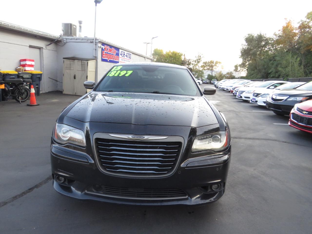 Chrysler 300 4dr Sdn 300C John Varvatos Limited Edition RWD 2013