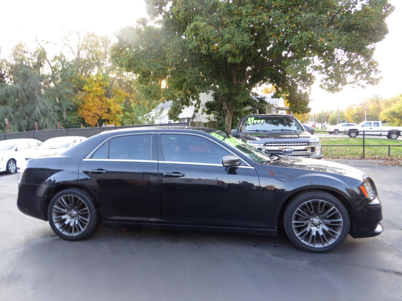 Chrysler 300 4dr Sdn 300C John Varvatos Limited Edition RWD 2013