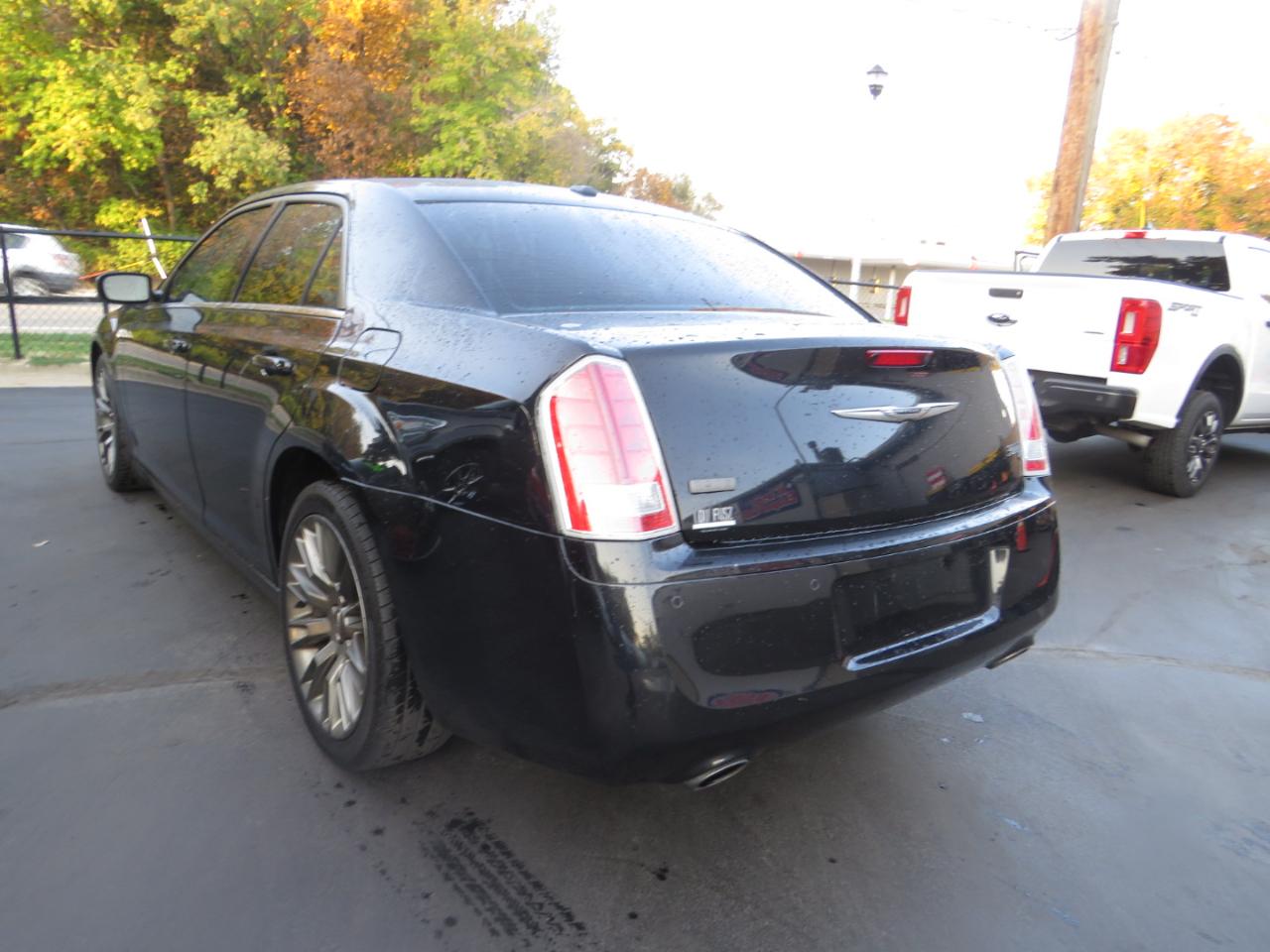 Chrysler 300 4dr Sdn 300C John Varvatos Limited Edition RWD 2013