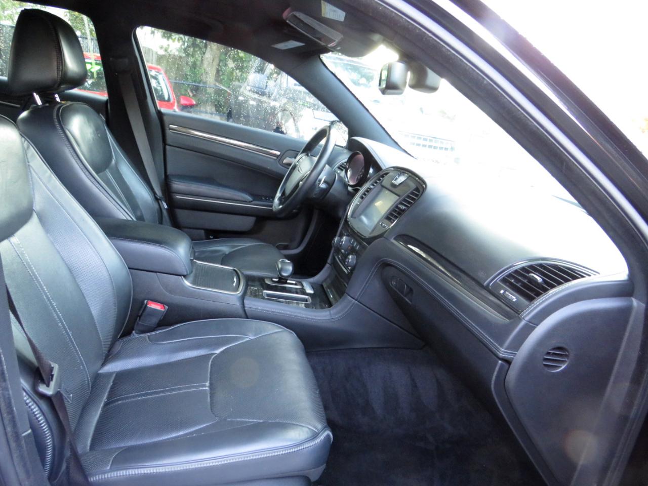 Chrysler 300 4dr Sdn 300C John Varvatos Limited Edition RWD 2013