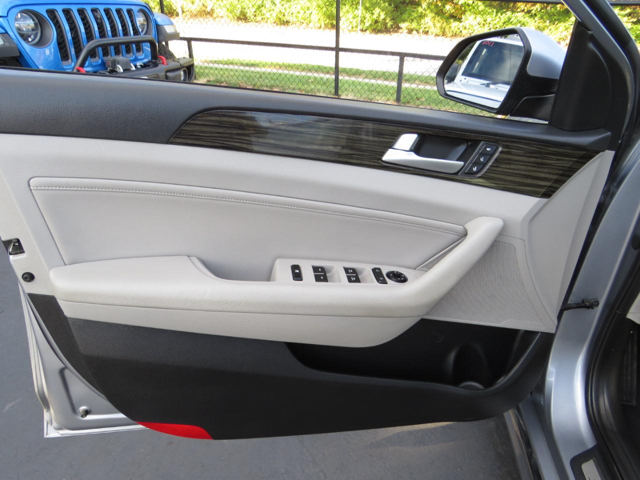 Hyundai Sonata Hybrid 4dr Sdn Limited 2016