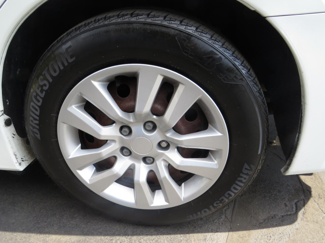 Nissan Sentra 4dr Sdn I4 CVT S 2015