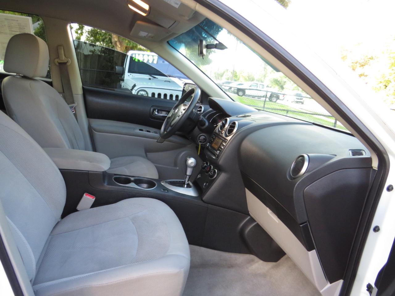 Nissan Rogue Select FWD 4dr S 2015