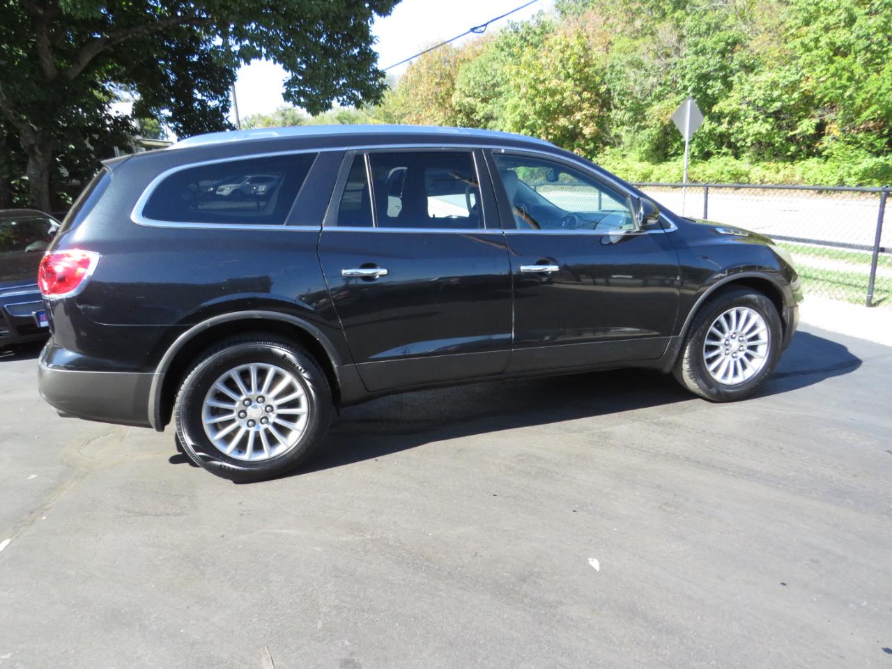 Buick Enclave AWD 4dr CXL-1 2011
