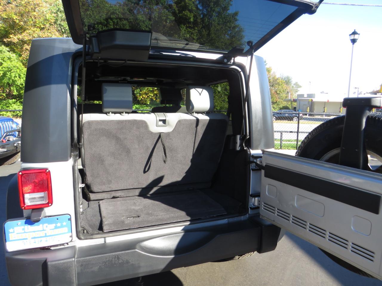 Jeep Wrangler 4WD 2dr Sport 2010