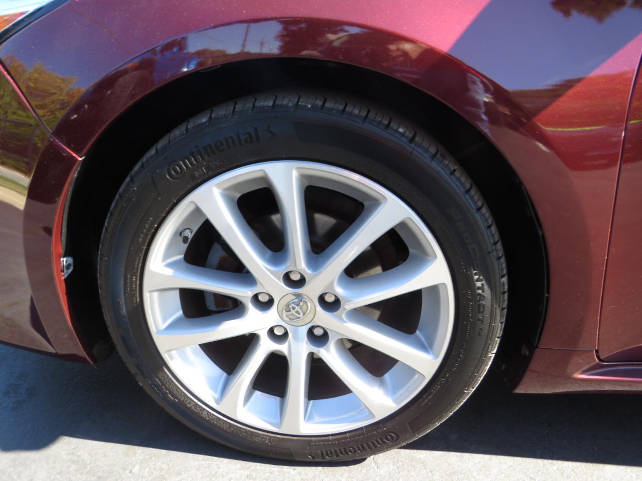 Toyota Avalon 4dr Sdn XLE Premium (Natl) 2013