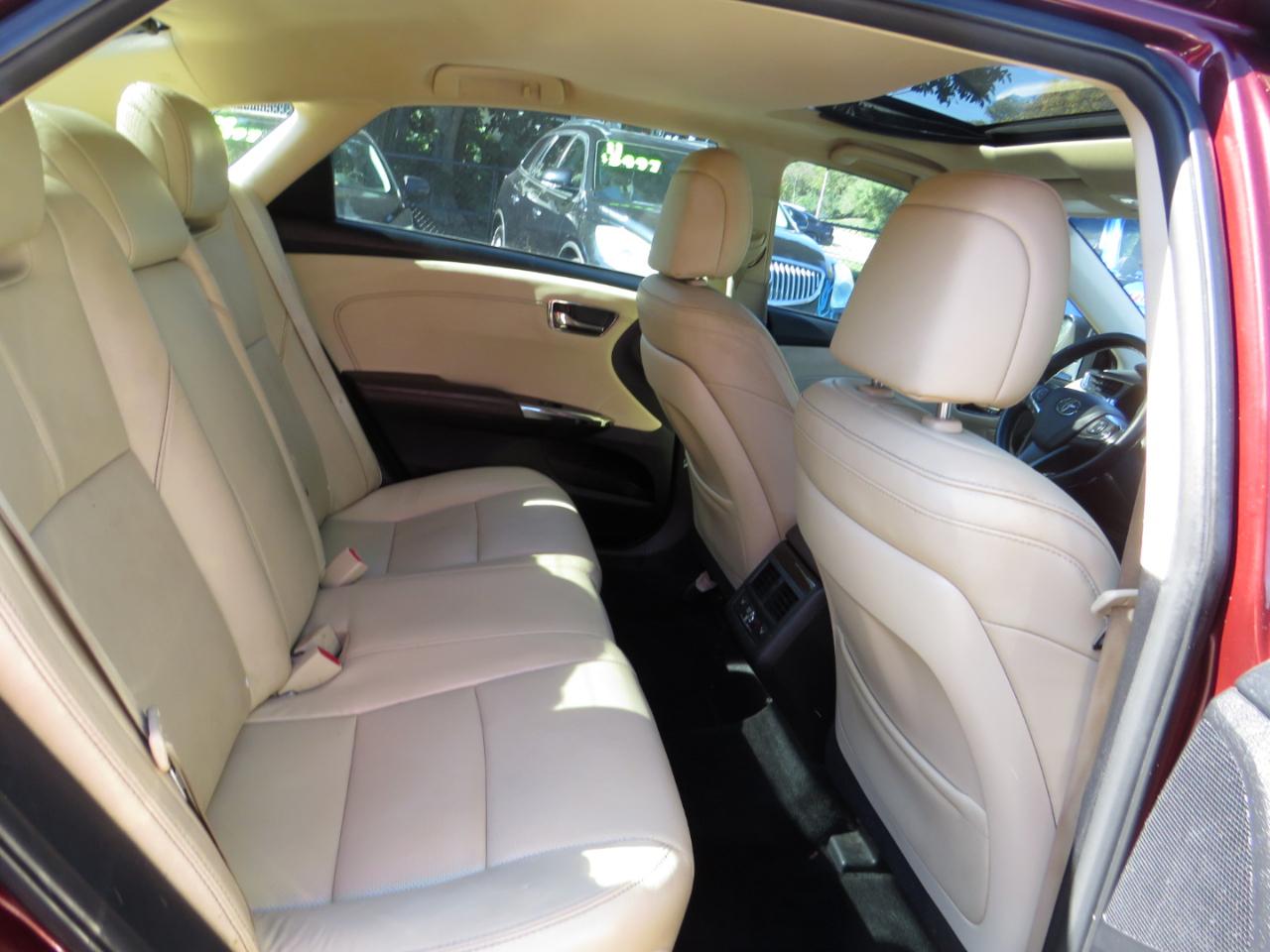 Toyota Avalon 4dr Sdn XLE Premium (Natl) 2013
