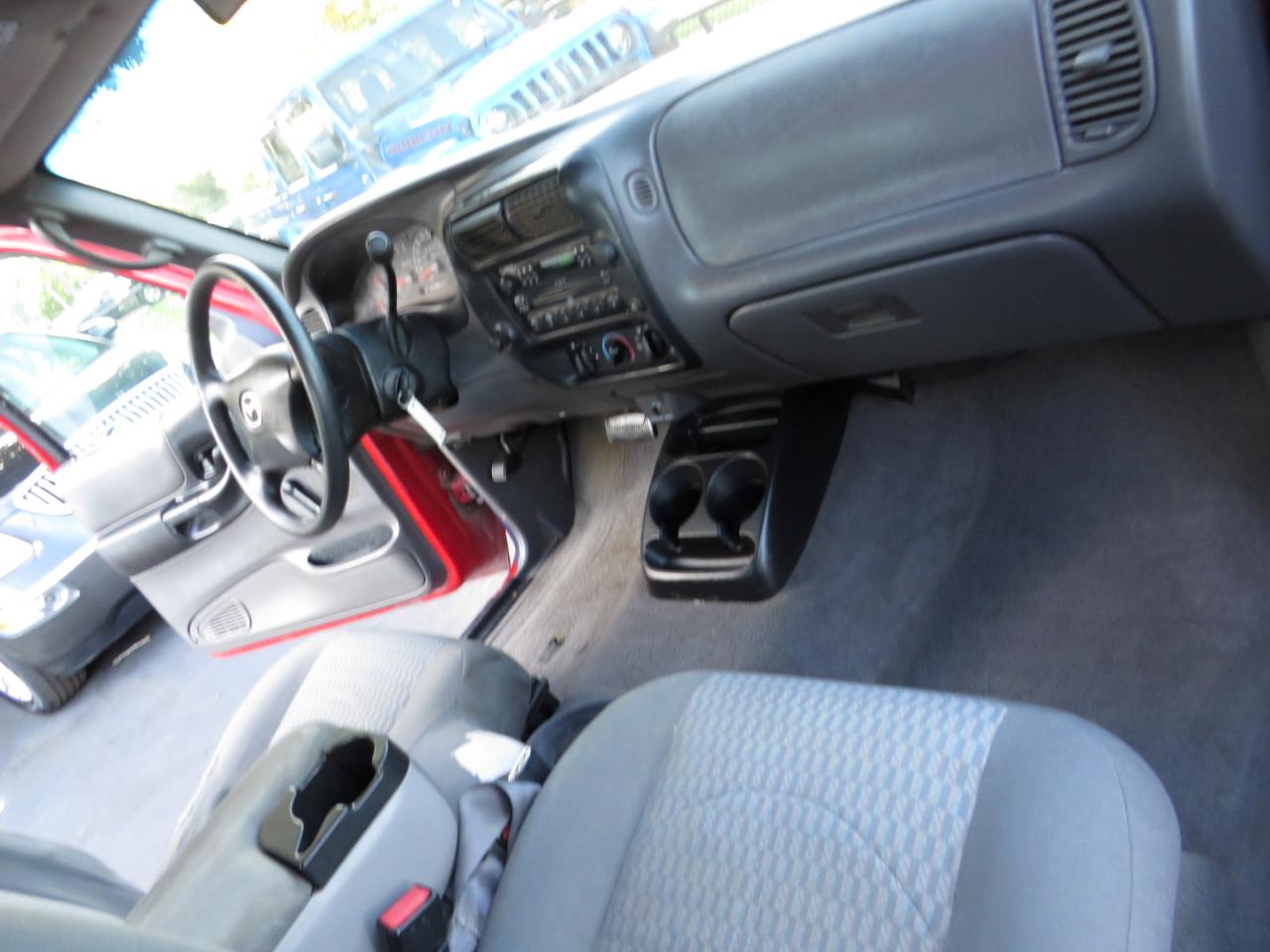 Mazda B-Series 2WD Truck Cab Plus 125" WB 3.0L Man DS 2003