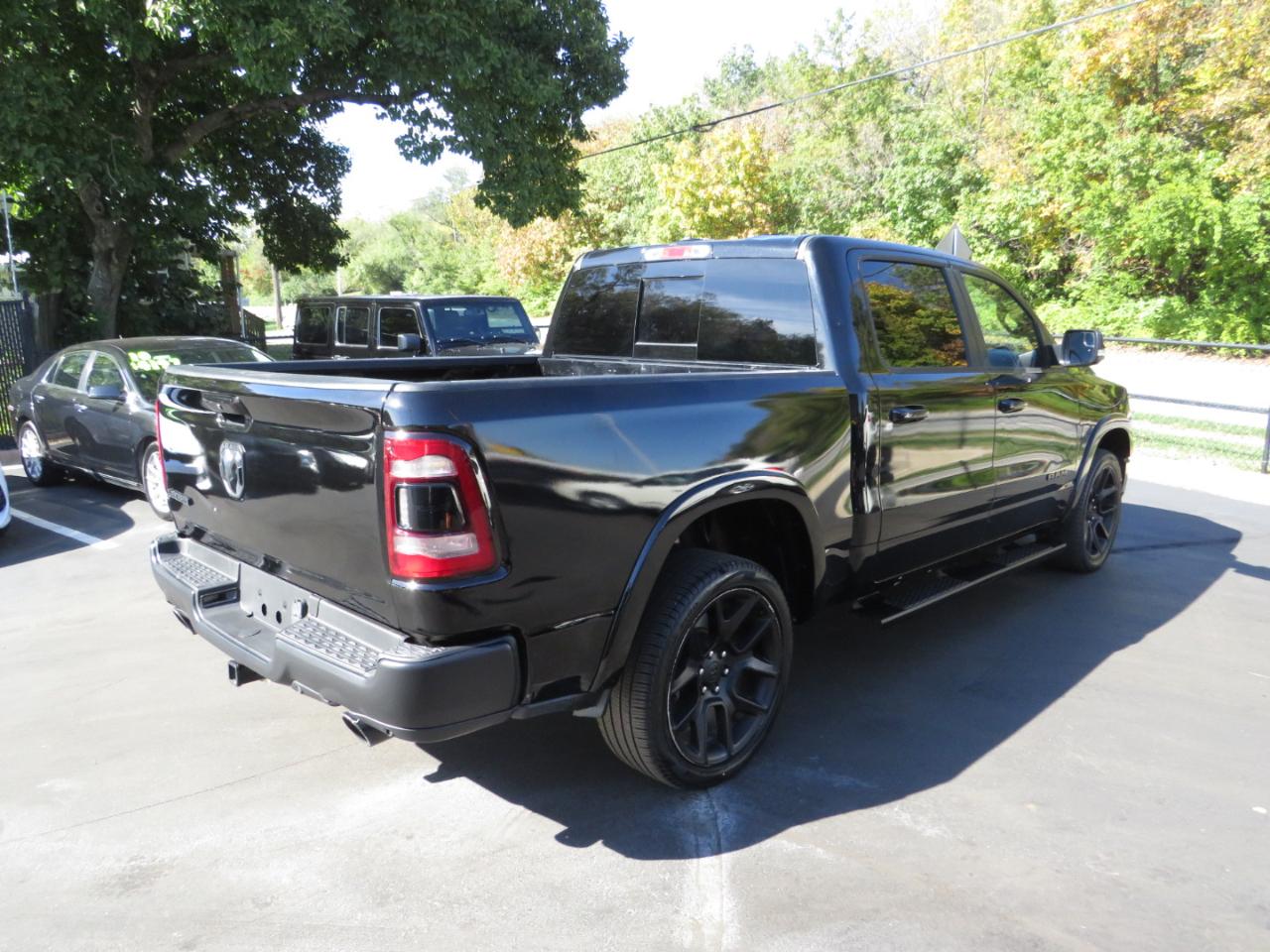 RAM 1500 Laramie 4x4 Crew Cab 5'7" Box 2020