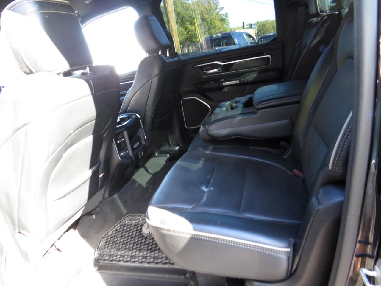 RAM 1500 Laramie 4x4 Crew Cab 5'7" Box 2020