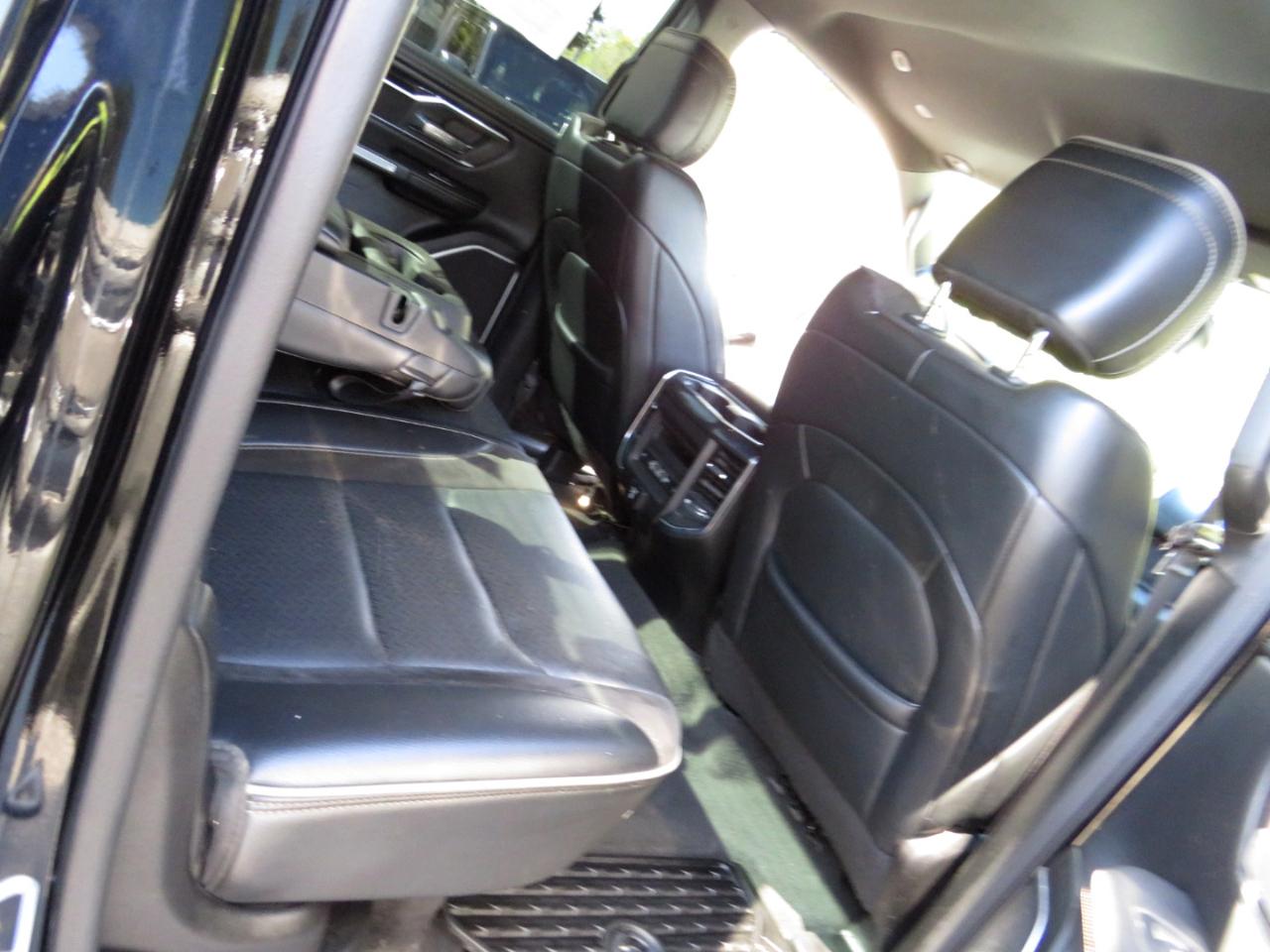 RAM 1500 Laramie 4x4 Crew Cab 5'7" Box 2020